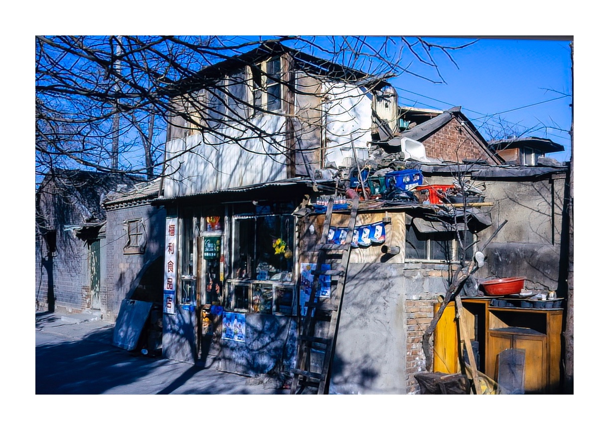 _DSF2312 kopiera_resize-DeNoiseAI-low-light_border